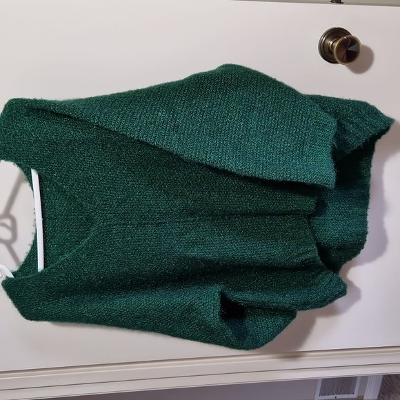 Green v-neck high-low sweater with sparkly shine - Picture 7 of 7